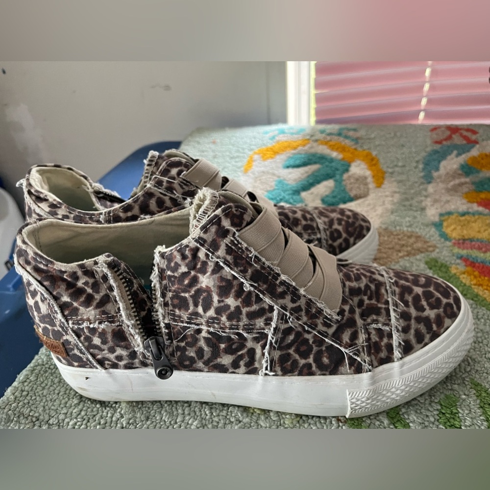 Platform sneakers